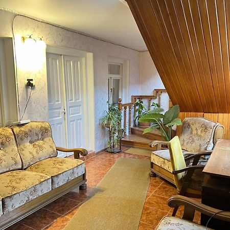 Guesthouse Lilia &Wine Celler 텔라비 외부 사진